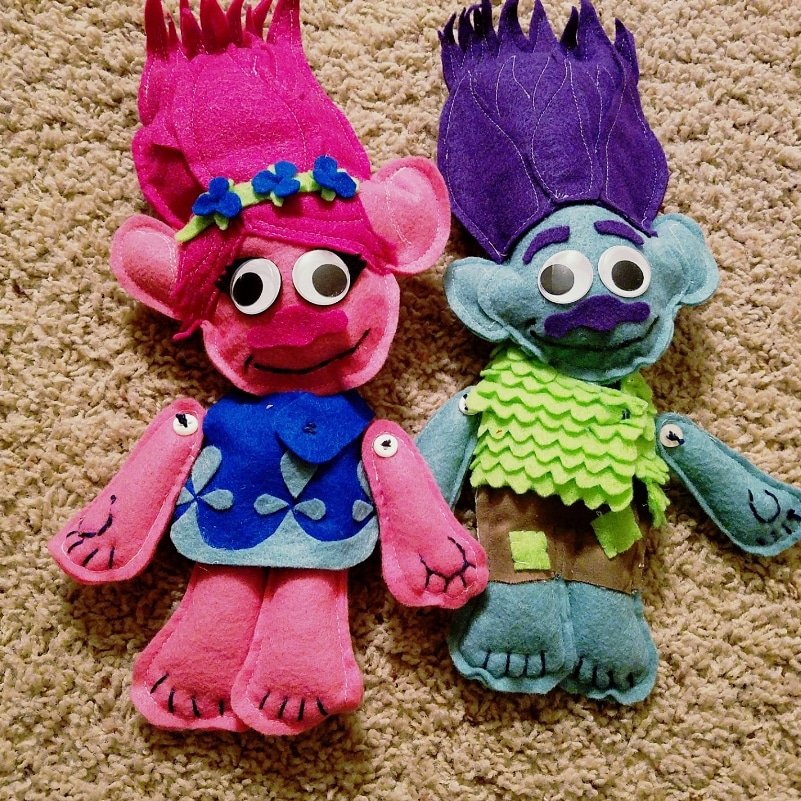 Start a Homemade Christmas present rotation. This is an example of Poppy and Branch made from felt. 