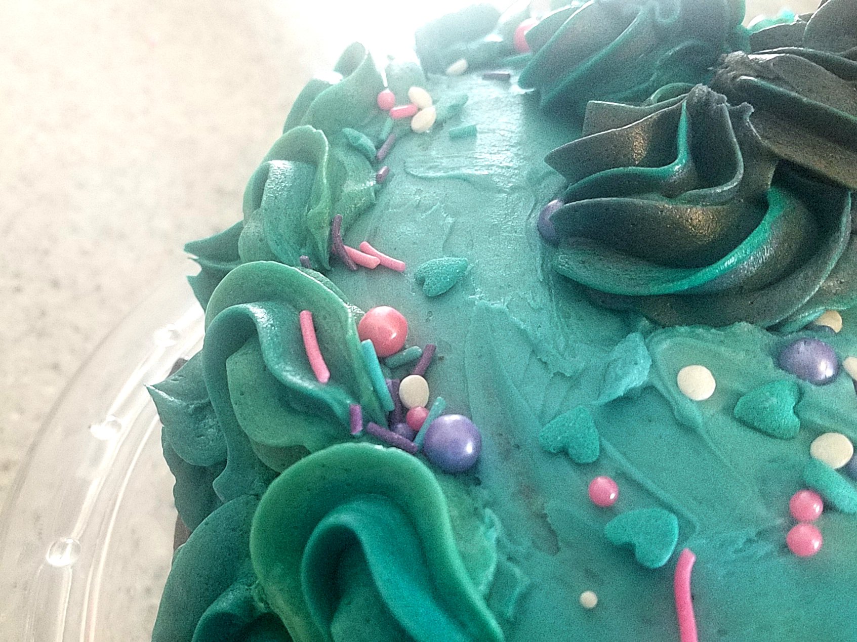 Using Wilton food coloring to make ombre frosting 